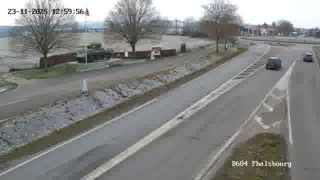 Webcam de surveillance sur D604 (France) à Phalsbourg, cadrée vers Phalsbourg, proposant une information routière utile aux déplacements quotidiens.