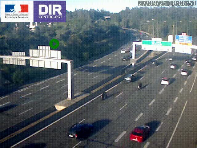 Caméra de circulation routière sur le boulevard périphérique Laurent Bonnevay de Lyon (D383) à hauteur de Bron, avant la jonction avec l'A43. Vue orientée vers l'échangeur