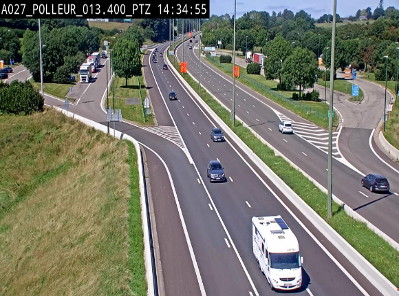 Webcam A27/E42 avec vue sur le parking de l'aire de Polleur, après le Viaduc de Polleur à Theux. Vue orientée vers Liège