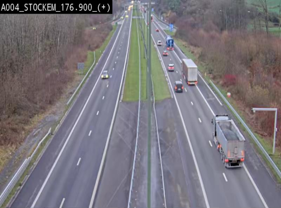Webcam au-dessus de l'E411 sur la N83 à hauteur de la sortie Stockem. Vue orientée vers Arlon