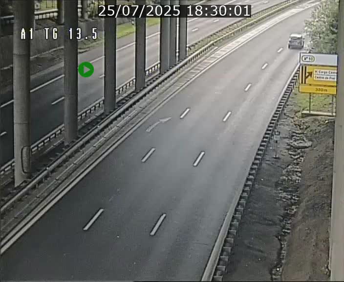 Traffic live webcam Luxembourg Senningen - A1 direction Luxembourg - BK 13.5