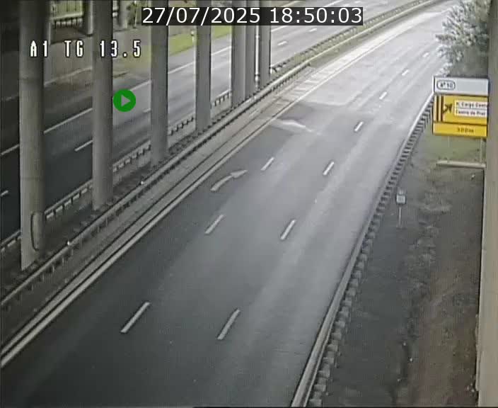 Traffic live webcam Luxembourg Senningen - A1 direction Luxembourg - BK 13.5