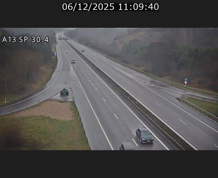 Traffic live webcam Luxembourg Altwies - A13 direction Luxembourg-ville - BK 30.4
