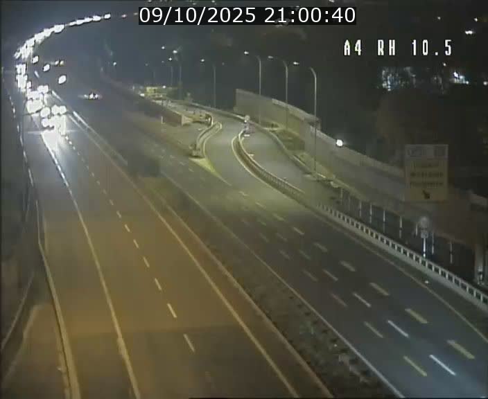 Traffic live webcam Luxembourg Pontpierre - A4 - BK 10.5 - direction Luxembourg