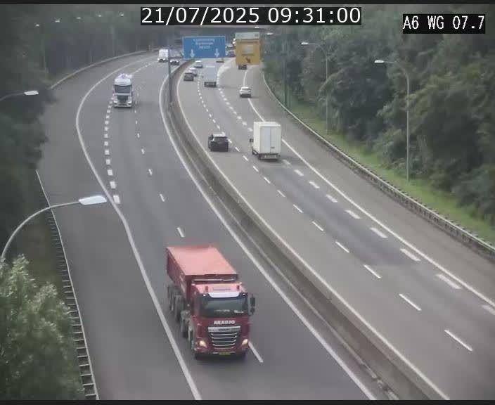 Traffic live webcam Luxembourg - Bridel - A6 - BK 7.7 - direction Belgique