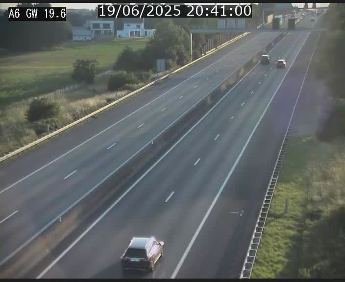 Traffic live webcam Luxembourg - Steinfort - A6 - BK 19.6 - direction Belgique