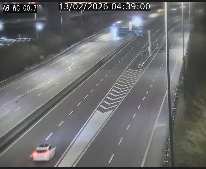 Traffic live webcam Luxembourg Croix de Cessange - A6 - BK 0.7 - direction A3 France