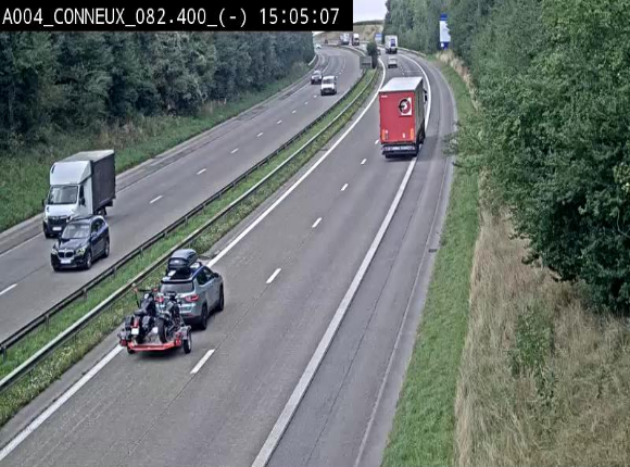 Webcam sur l'E411 avant les sorties 20 menant à Ciney, Dinant et Achêne. Vue orientée vers Namur