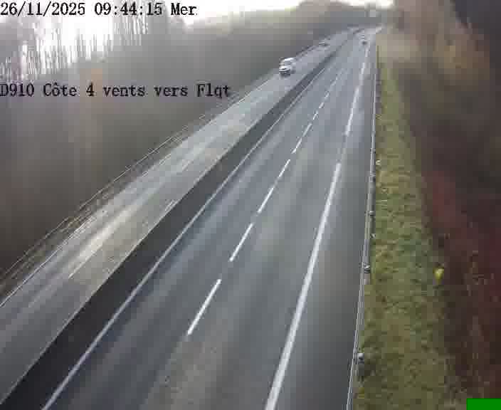 Webcam sur la D910 située dans la Côte des 4 vents. Vue orientée vers le haut de la côte, vers Faulquemont