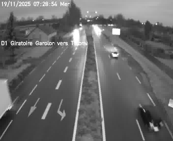 Webcam de surveillance sur D1 (France) à Ennery, cadrée vers Thionville, proposant une information routière utile aux déplacements quotidiens.