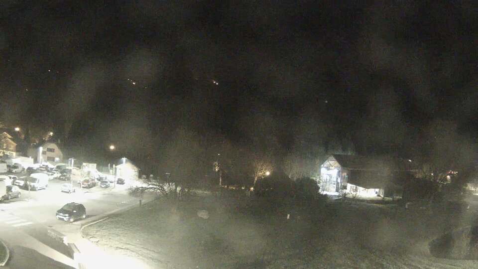Webcam au niveau de la mairie du village du Bourg d'Oisans, aux pieds de l'Alpe d'Huez et aux portes du parc des Écrins