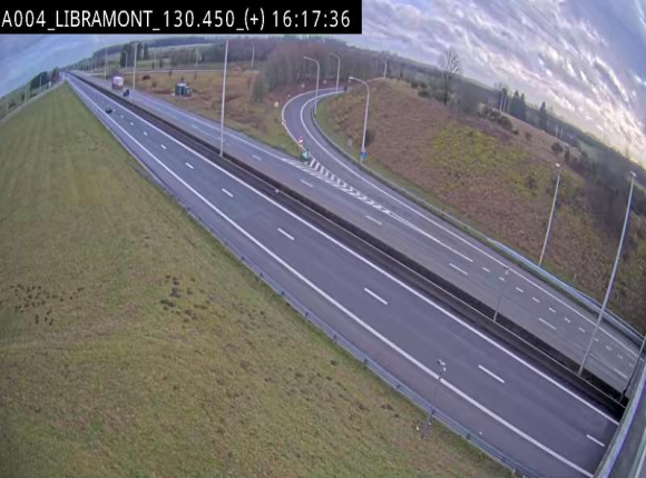 Webcam à Libramont sur l'E411 à la jonction avec la N89 menant vers Bouillon et la France. Vue orientée vers Arlon