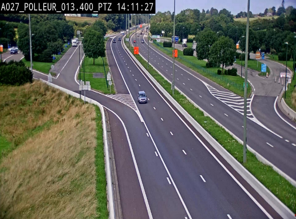 Webcam A27/E42 avec vue sur le parking de l'aire de Polleur, après le Viaduc de Polleur à Theux. Vue orientée vers Liège
