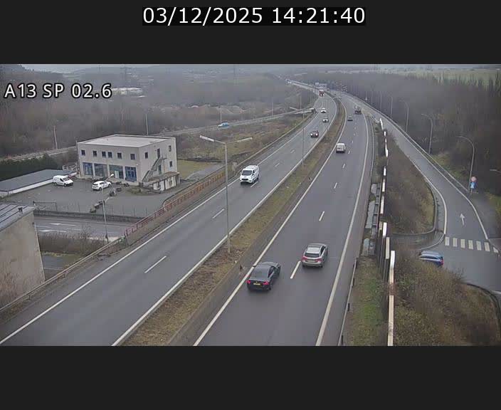 Traffic live webcam Luxembourg Sanem - A13 direction Pétange - BK 2.6