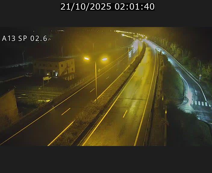 Traffic live webcam Luxembourg Sanem - A13 direction Pétange - BK 2.6