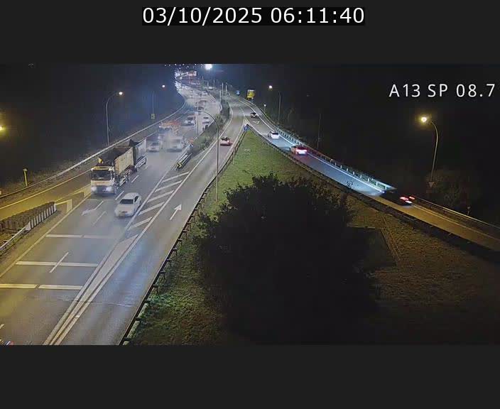 Traffic live webcam Luxembourg Jonction Lankelz - A13 direction Pétange - BK 8.7 