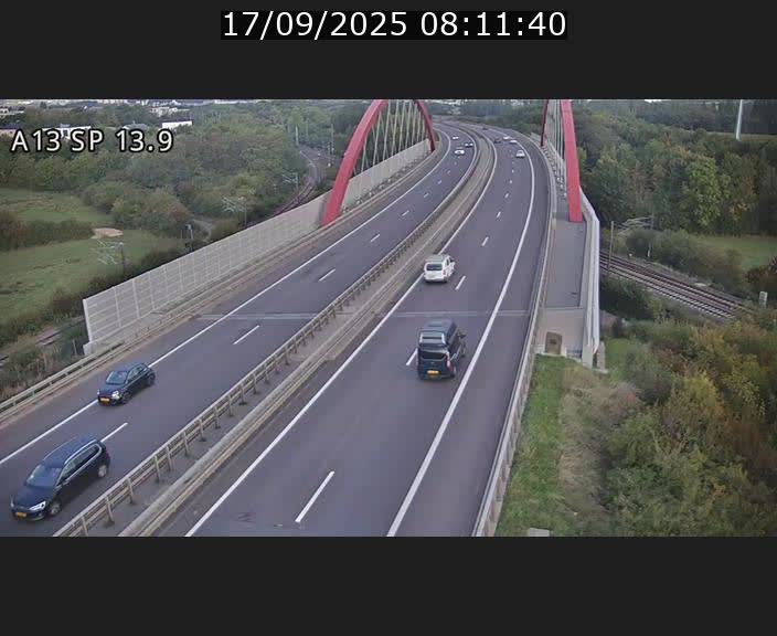Traffic live webcam Luxembourg Kayl - A13 direction Esch-sur-Alzette/Luxembourg-ville - BK 13.9