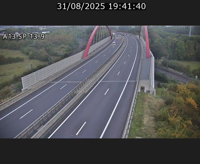 Traffic live webcam Luxembourg Kayl - A13 direction Esch-sur-Alzette/Luxembourg-ville - BK 13.9