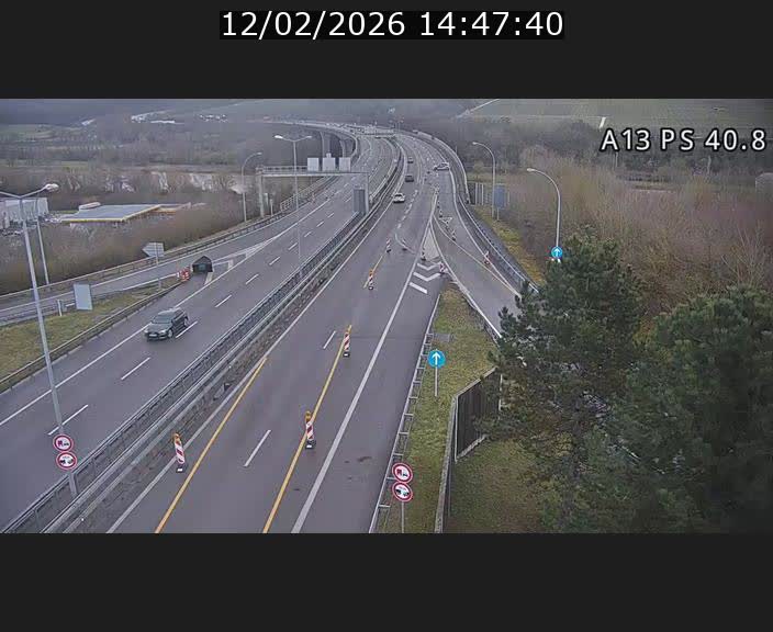 Webcam autoroute A13 à la sortie est du tunnel Markusbierg à Schengen. Vue sur le pont de la Moselle, vers l'Allemagne
