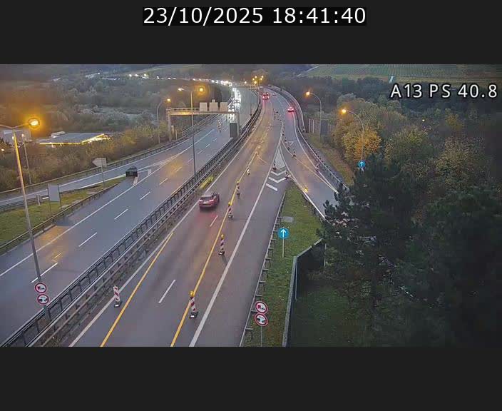 Webcam autoroute A13 à la sortie est du tunnel Markusbierg à Schengen. Vue sur le pont de la Moselle, vers l'Allemagne