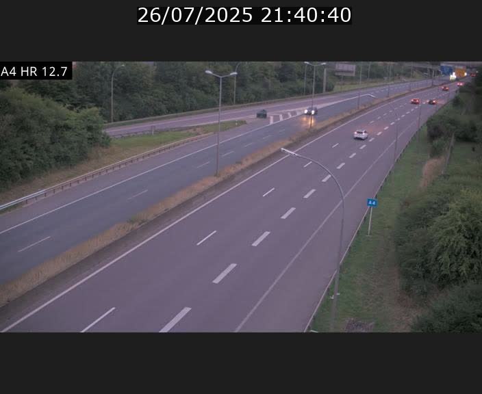 Traffic live webcam Luxembourg Esch sur Alzette - A4 - BK 12.7 - direction Esch-Belval