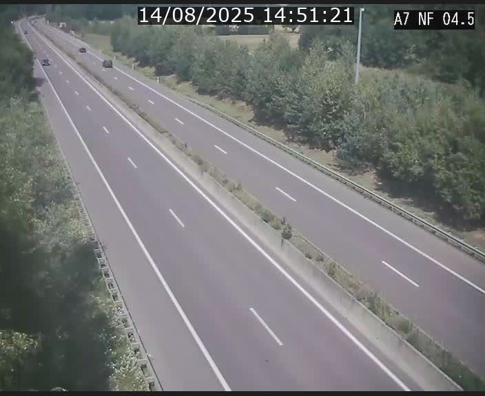 Caméra autoroute Luxembourg A7 - Passage à gibier Rëngelbour - direction Tunnel Grouft