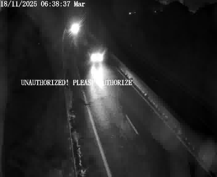 Webcam sur la D910 située dans la Côte des 4 vents. Vue orientée vers le bas, vers Saint-Avold.