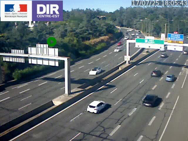 Caméra de circulation routière sur le boulevard périphérique Laurent Bonnevay de Lyon (D383) à hauteur de Bron, avant la jonction avec l'A43. Vue orientée vers l'échangeur