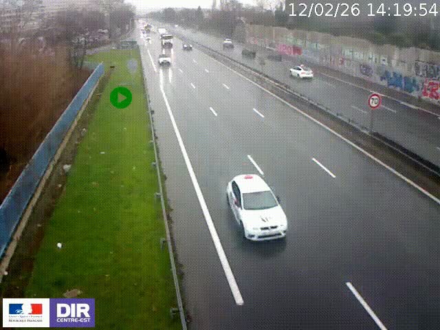 Webcam à Bron sur l'A43 à la jonction avec le boulevard périphérique de Lyon (D383). Vue orientée vers Lyon