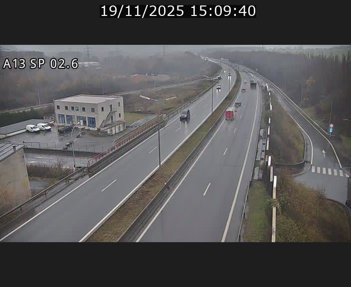 Traffic live webcam Luxembourg Sanem - A13 direction Pétange - BK 2.6