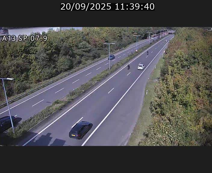 Traffic live webcam Luxembourg Jonction Lankelz - A13 direction Pétange - BK 7.9