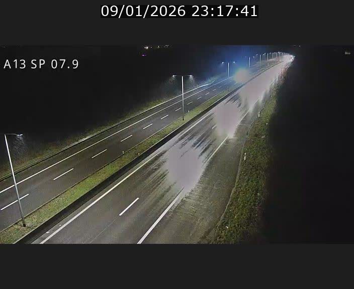 Traffic live webcam Luxembourg Jonction Lankelz - A13 direction Pétange - BK 7.9