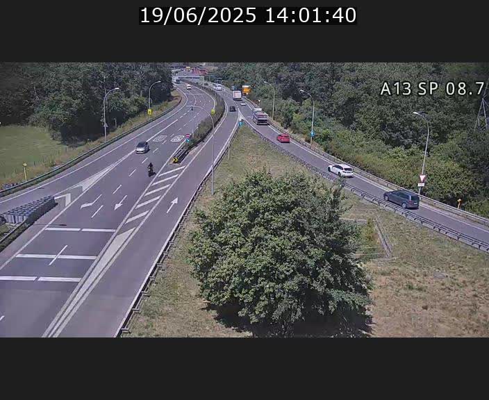 Traffic live webcam Luxembourg Jonction Lankelz - A13 direction Pétange - BK 8.7 