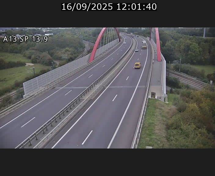 Traffic live webcam Luxembourg Kayl - A13 direction Esch-sur-Alzette/Luxembourg-ville - BK 13.9