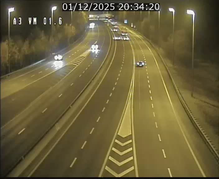 Traffic live webcam Luxembourg - Croix de Gasperich - A3 - BK 1.6 - direction France/Aire de Berchem