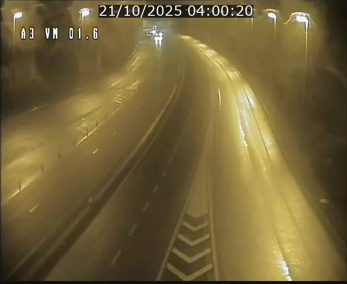 Traffic live webcam Luxembourg - Croix de Gasperich - A3 - BK 1.6 - direction France/Aire de Berchem