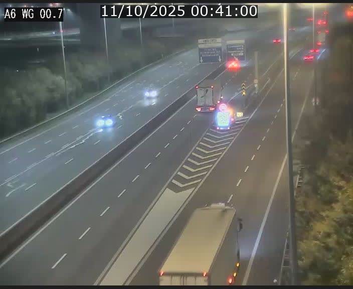 Traffic live webcam Luxembourg Croix de Cessange - A6 - BK 0.7 - direction A3 France