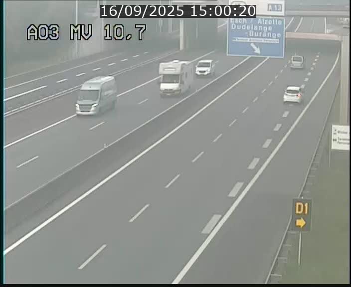 Traffic live webcam Luxembourg Croix de Bettembourg - A3 - BK 10.7 - direction France