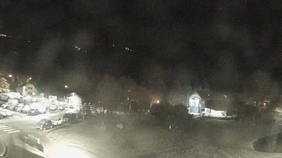 Webcam au niveau de la mairie du village du Bourg d'Oisans, aux pieds de l'Alpe d'Huez et aux portes du parc des Écrins