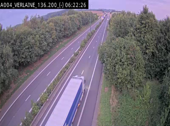Webcam sur l'E411 à hauteur du pont surplombant la N40, à proximité de la sortie 26 Verlaine - Libramont-Chevigny. Vue orientée vers Namur