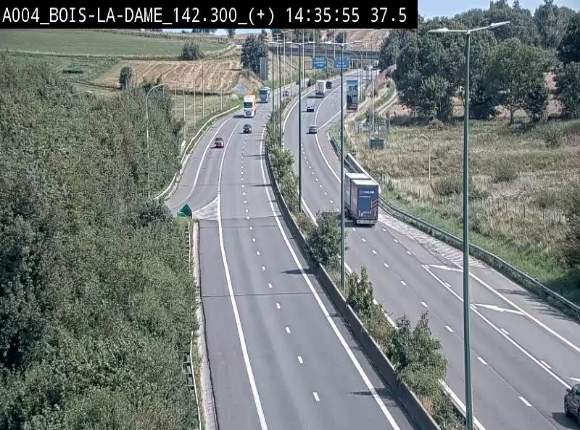 Webcam située entre la sortie 29 Neufchâteau et la jonction avec l'E25 en direction de Liège et Luxembourg