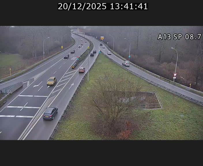 Traffic live webcam Luxembourg Jonction Lankelz - A13 direction Pétange - BK 8.7