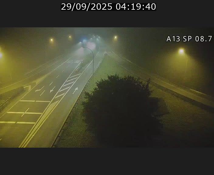Traffic live webcam Luxembourg Jonction Lankelz - A13 direction Pétange - BK 8.7 