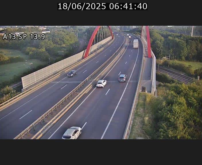 Traffic live webcam Luxembourg Kayl - A13 direction Esch-sur-Alzette/Luxembourg-ville - BK 13.9