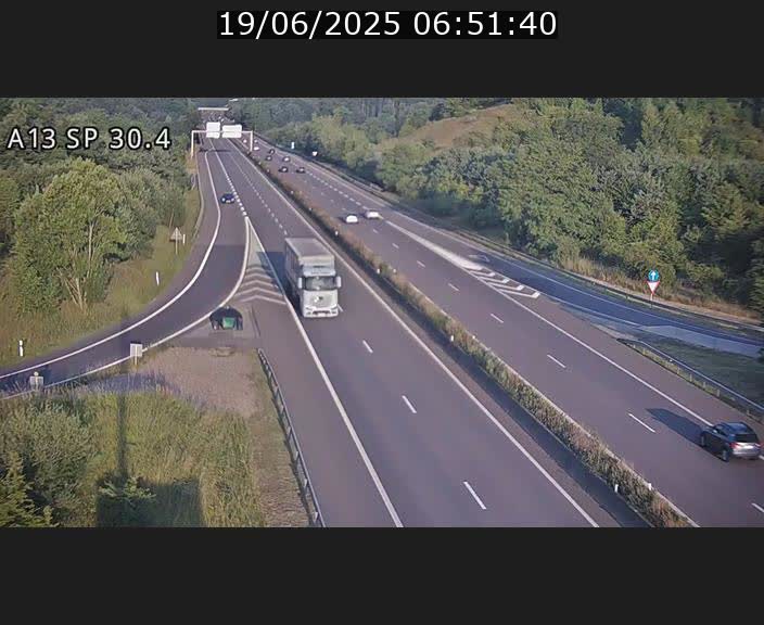 Traffic live webcam Luxembourg Altwies - A13 direction Luxembourg-ville - BK 30.4