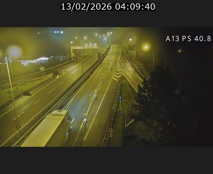 Webcam autoroute A13 à la sortie est du tunnel Markusbierg à Schengen. Vue sur le pont de la Moselle, vers l'Allemagne