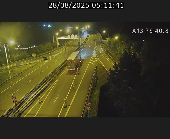 Webcam autoroute A13 à la sortie est du tunnel Markusbierg à Schengen. Vue sur le pont de la Moselle, vers l'Allemagne