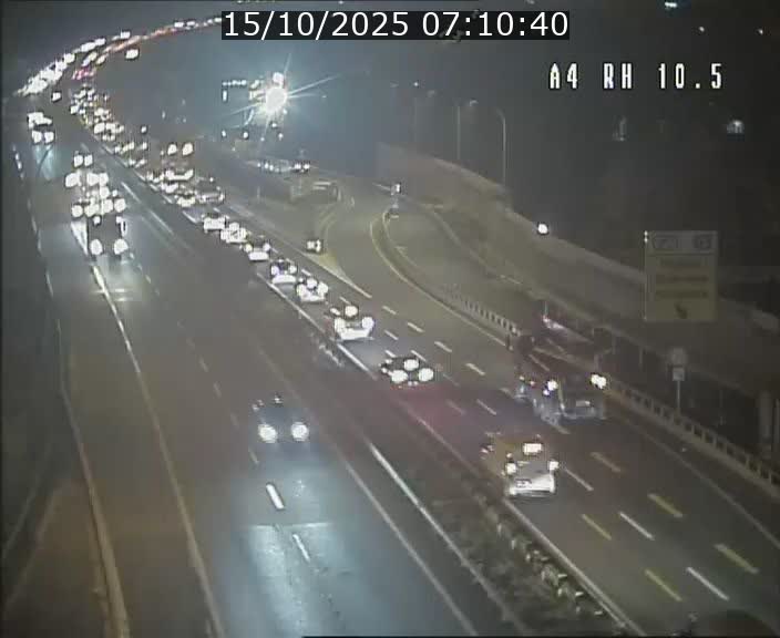 Traffic live webcam Luxembourg Pontpierre - A4 - BK 10.5 - direction Luxembourg