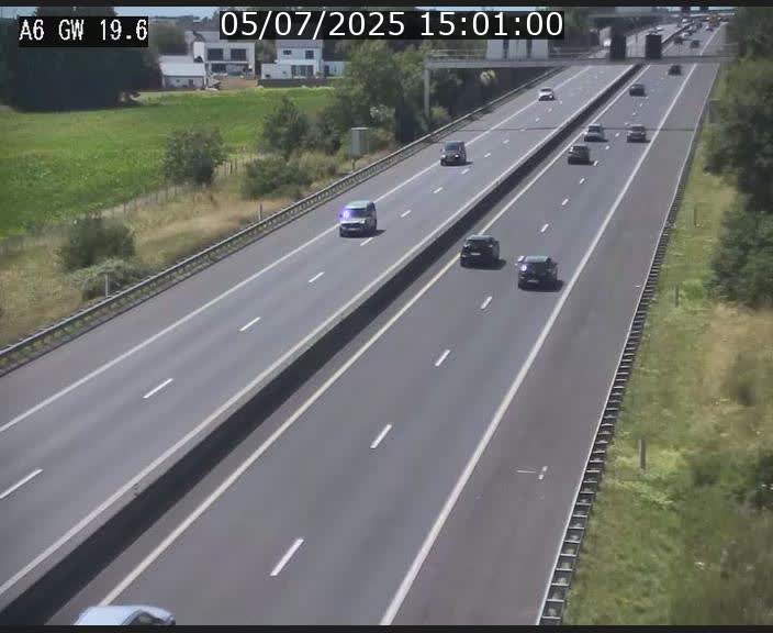 Traffic live webcam Luxembourg - Steinfort - A6 - BK 19.6 - direction Belgique