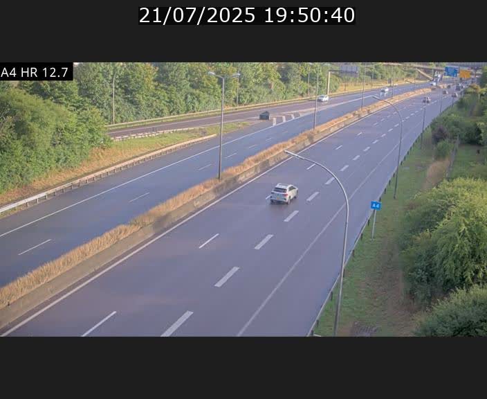 Traffic live webcam Luxembourg Esch sur Alzette - A4 - BK 12.7 - direction Esch-Belval